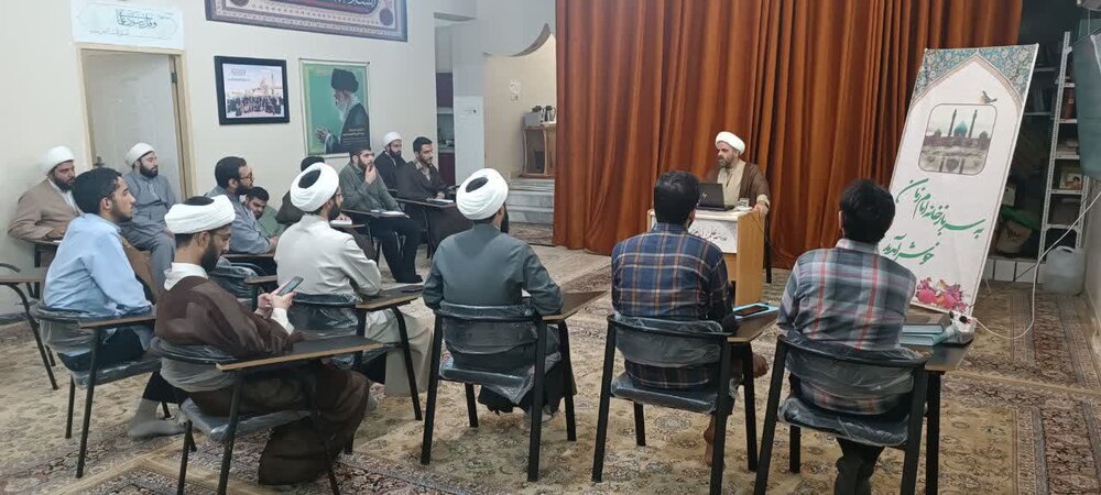 برگزاری دوره آشنایی با مهارت‌های پیشگیری و ترک گناه در مدارس علمیه خوزستان + عکس