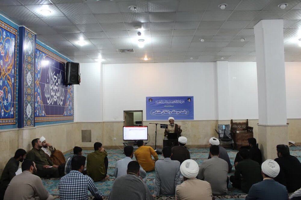 برگزاری دوره آشنایی با مهارت‌های پیشگیری و ترک گناه در مدارس علمیه خوزستان + عکس