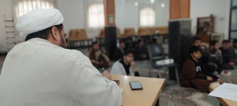 تصاویر/ نشست نقد مقاله با موضوع «اظهارات علمای اهل سنت به جایگاه شیعیان» در نقده