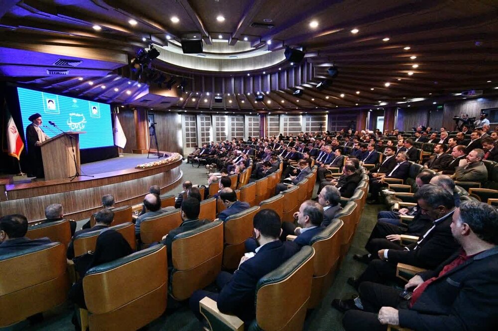 انتقاد امام جمعه ارومیه از عدم حضور مدیران در نماز جماعت ادارات