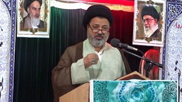 گلایه امام جمعه ماکو از بی توجهی مسئولین گمرک شهرستان به تذکرات