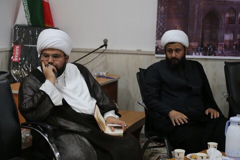 تصاویر/ نشست هم اندیشی مسئول مرکز ارتباطات و امور بین الملل حوزه علمیه خوزستان با مدیران مدارس علمیه عرب زبان استان