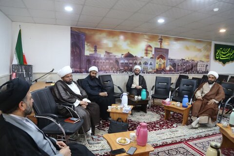 تصاویر/ نشست هم اندیشی مسئول مرکز ارتباطات و امور بین الملل حوزه علمیه خوزستان با مدیران مدارس علمیه عرب زبان استان