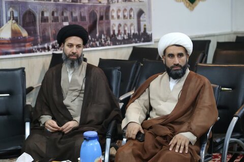 تصاویر/ نشست هم اندیشی مسئول مرکز ارتباطات و امور بین الملل حوزه علمیه خوزستان با مدیران مدارس علمیه عرب زبان استان