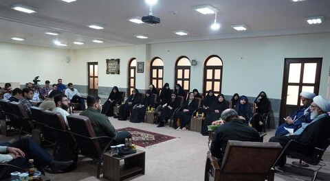 دیدار جمعی دانشجویان با امام جمعه بوشهر