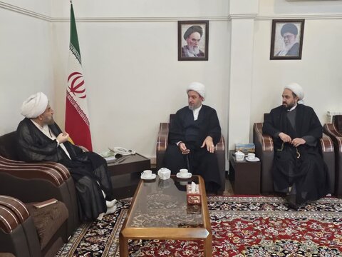 سفیر جدید ایران در واتیکان با حجت الاسلام حاج ابوالقاسم دیدار کرد