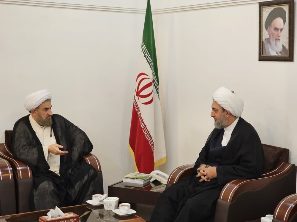سفیر جدید ایران در واتیکان با حجت الاسلام حاج ابوالقاسم دیدار کرد