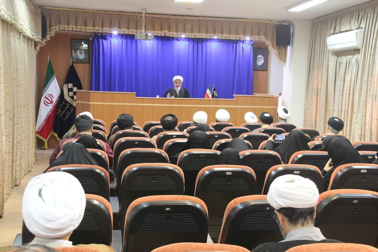 نشست«خانواده مطلوب از منظر قرآن و تاریخ» برگزار شد