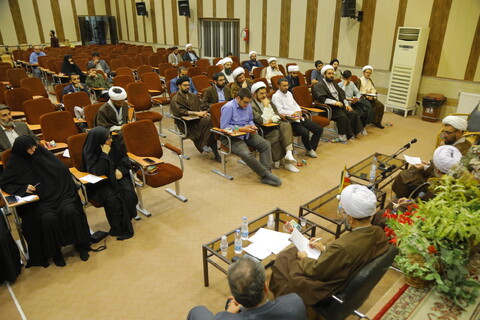 نشست جمعی از پژوهشگران حوزوی با معاون پژوهش حوزه‌های علمیه