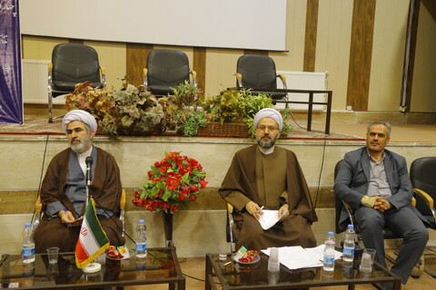 نشست جمعی از پژوهشگران حوزوی با معاون پژوهش حوزه‌های علمیه