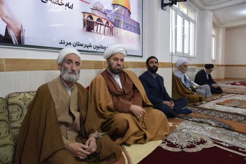 تصاویر/ نشست طلاب بسیجی و روحانیون و مبلغان با امام جمعه شهرستان مرند