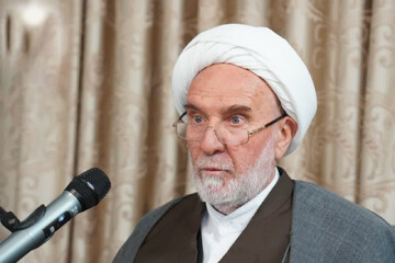 انسان با علم خود، به رشد معنوی و سعادت می‌رسند