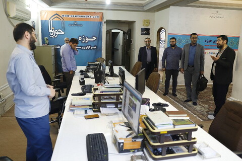 تصاویر/ بازدید رىیس مرکز رسانه آستان قدس رضوی از خبرگزاری حوزه