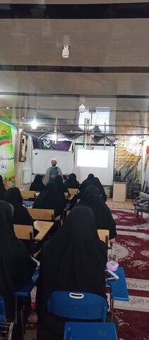تصاویر/ نشست جهاد تبیین در مدرسه علمیه خواهران ماکو
