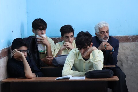 تصاویر/ گفتگوی صمیمی امام جمعه عالیشهر با دانش آموزان