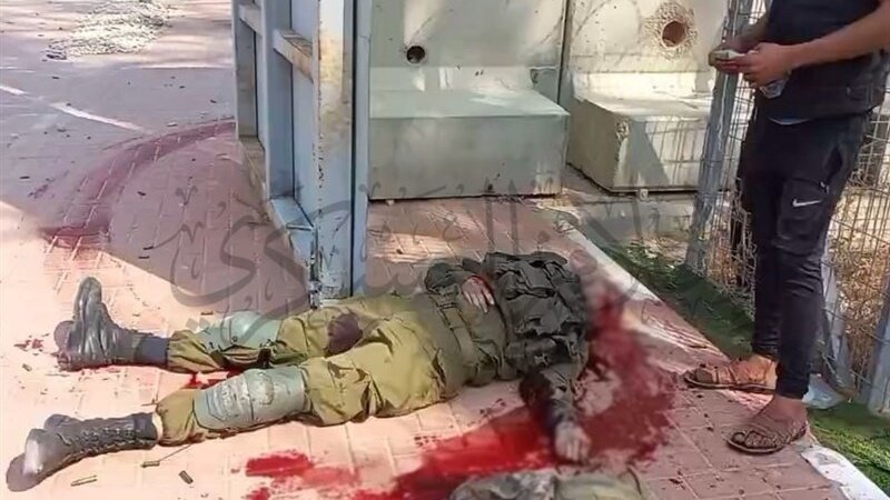 इज़रायली सेना और हमास के बीच हिंसक झड़प में 115 इज़रायली सैनिकों की मौत इज़रायली सेना और हमास के बीच हिंसक झड़प में 115 इज़रायली सैनिकों की मौत