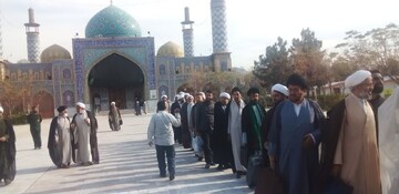 اولین کاروان راهیان پیشرفت حوزه های علمیه کشور از قم به هرمزگان اعزام شد