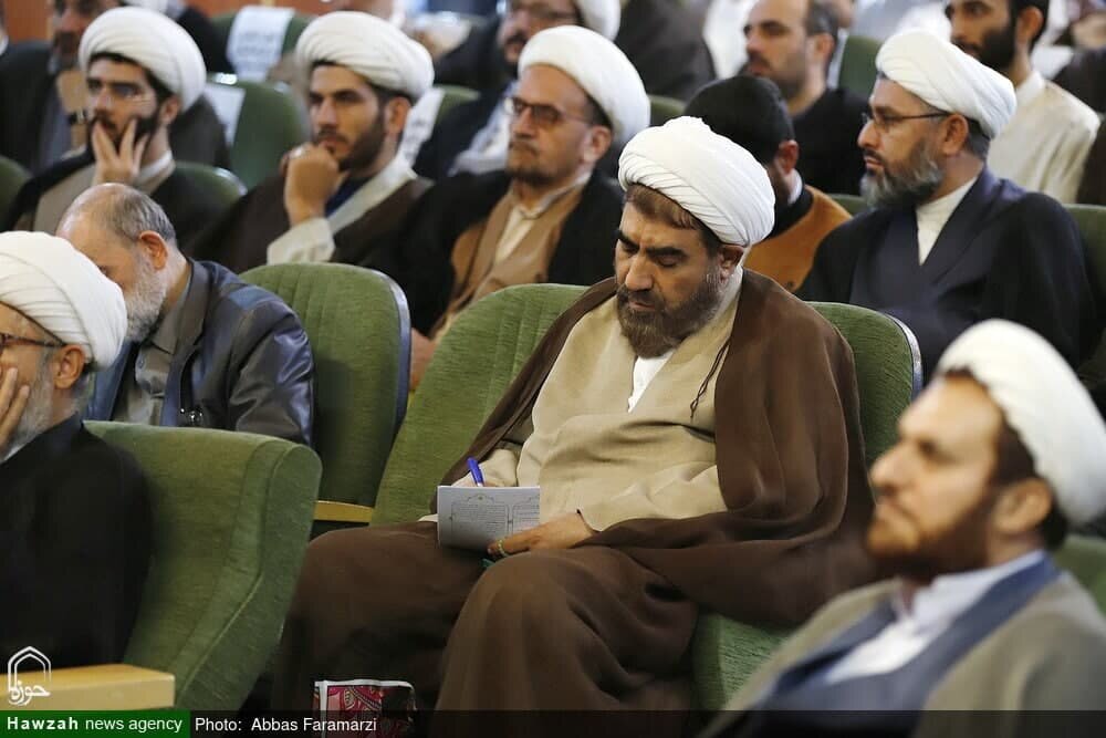 نظام حوزه بر پایه تألیف و پژوهش است