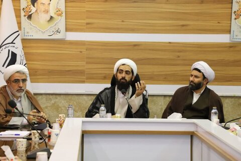 تصاویر/ نشست مسئول دفتر امور اجتماعی و سیاسی حوزه‌های علمیه کشور با روحانیون اهل سنت کردستان