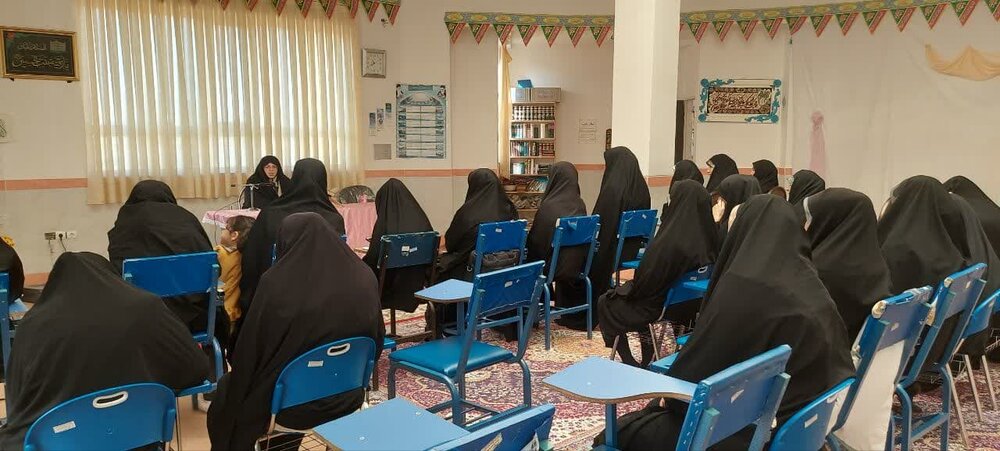 نشست اخلاقی در مدرسه علمیه فاطمیه نقده نشست اخلاقی در مدرسه علمیه فاطمیه نقده