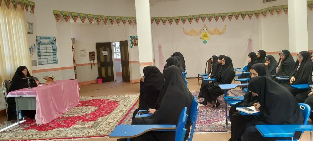 نشست اخلاقی در مدرسه علمیه فاطمیه نقده نشست اخلاقی در مدرسه علمیه فاطمیه نقده