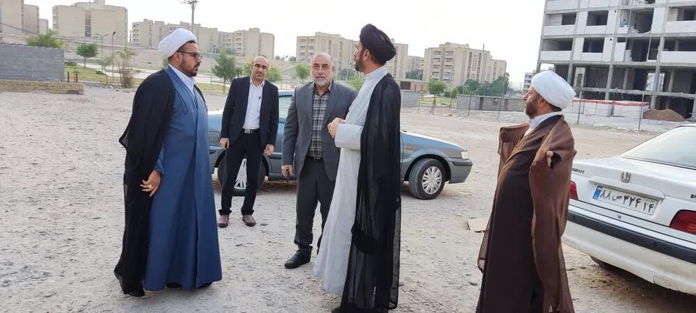 بازدید رئیس مرکز خدمات حوزه های علمیه از مجتمع مسکونی مهرشهر دزفول