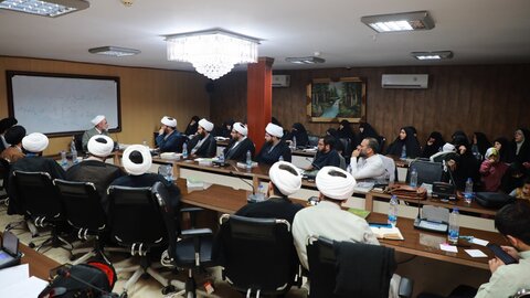 همایش تربیت مدرس کتاب «طرح کلی اندیشه اسلامی در قرآن» در البرز برگزار شد