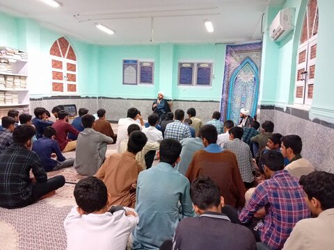تصاویر/کارگاه مشاوره تحصیلی طلاب مدرسه علمیه مولود کعبه جاسک