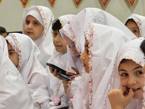 تصاویر/ مراسم جشن تکلیف دختران کارکنان انتظامی کردستان با حضور حجت الاسلام والمسلمین پورذهبی