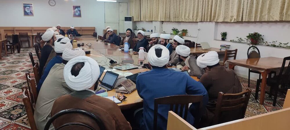 موضوعات پایان نامههای دانش آموختگان فلسفه اسلامی مرکز تخصصی امیرالمومنین(ع) تعیین شد