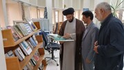 تصاویر/ بازدید امام جمعه سلطانیه از کتابخانه عمومی این شهر