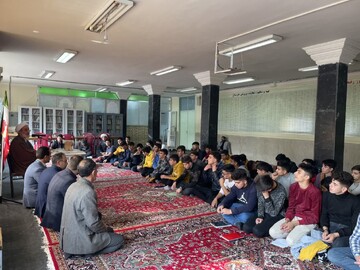 تصاویر/ دیدار صمیمی امام جمعه مرند با دانش آموزان این شهرستان