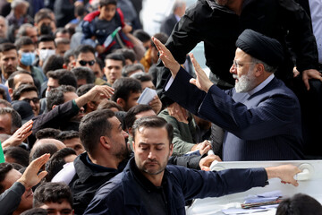 تصاویر/ حضور رئیس جمهور در اجتماع پرشور مردم شهرستان شهرکرد