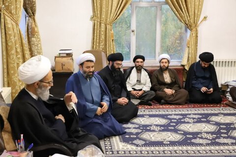 تصاویر/دیدار حوزویان کردستان با آیت الله عبدالمجید بنابی