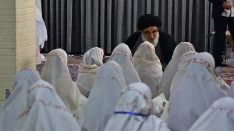مراسم جشن تکلیف دختران تحت پوشش کمیته امداد امام خمینی (ره) البرز برگزار شد