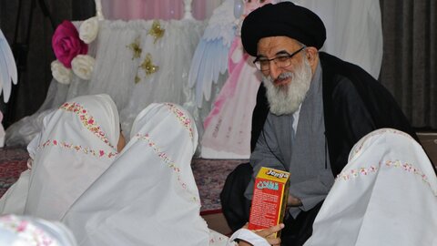 مراسم جشن تکلیف دختران تحت پوشش کمیته امداد امام خمینی (ره) البرز برگزار شد