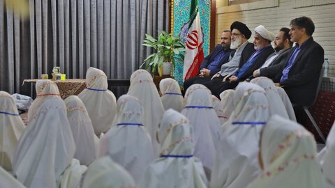 مراسم جشن تکلیف دختران تحت پوشش کمیته امداد امام خمینی (ره) البرز برگزار شد