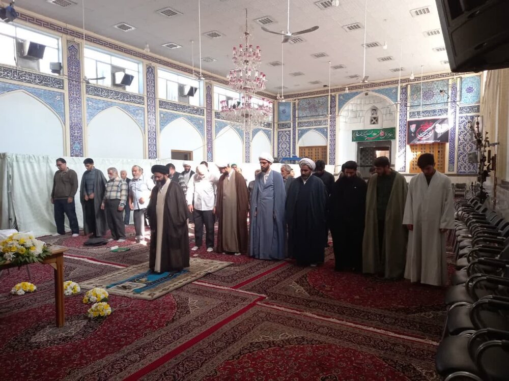 جمعی از طلاب مدرسه علمیه آیت الله مصطفوی کاشان ملبس به لباس روحانیت شدند