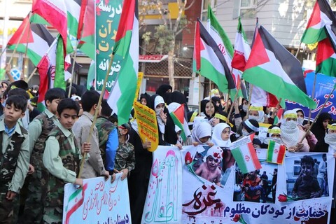 تصاویر/ تجمع و راهپیمایی طلاب حوزه علمیه بناب در حمایت از کودکان مظلوم غزه