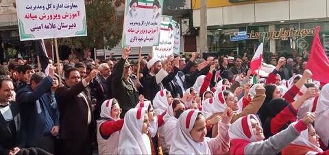 تصاویر/ تجمع و راهپیمایی طلاب حوزه علمیه میانه در حمایت از کودکان مظلوم غزه
