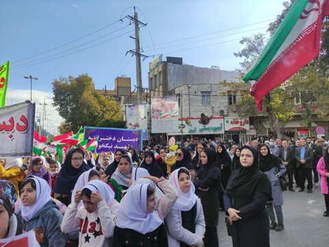 تصاویر/ راهپیمایی مردم شهرستان‌های سقز و قروه در محکومیت جنایات صهیونیست ها