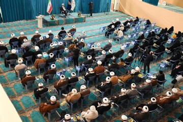 تصاویر / همایش نقش روحانیت در تبیین گفتمان مقاومت" در ارومیه