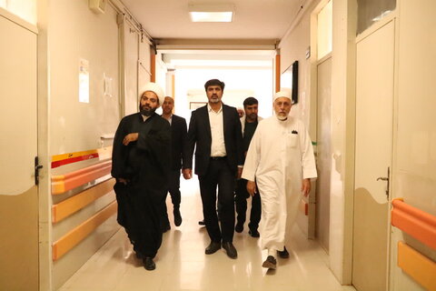 تصاویر / تقدیر امام جمعه و برخی از مسئولان خمیر از  پرستاران بیمارستان نیا پور