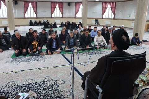 تصاویر/ برگزاری مسابقات قرآنی در مدرسه علمیه امام علی (ع) سلماس و تجلیل از طلاب ممتاز  این مدرسه علمیه