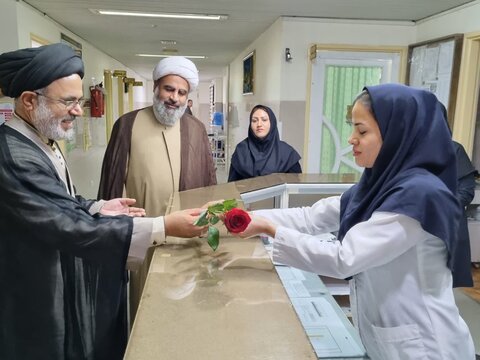 تصاویر/ تجلیل امام جمعه پارسیان از پرستاران