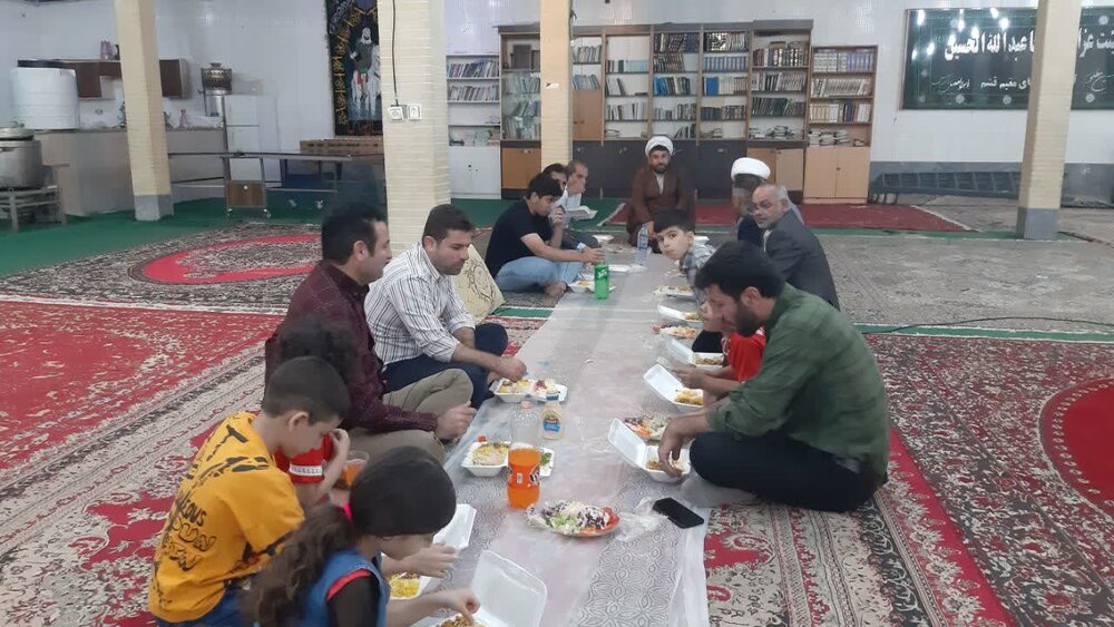 تجلیل از خادمان موکب محبان الزهرا (س) قشم + عکس