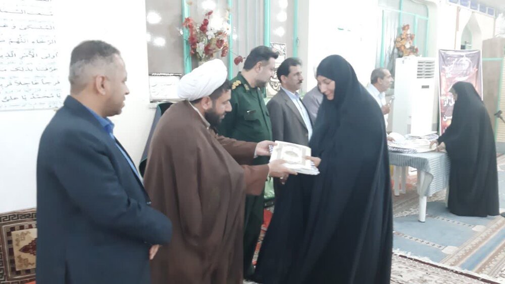 تجلیل از خادمان موکب محبان الزهرا (س) قشم + عکس