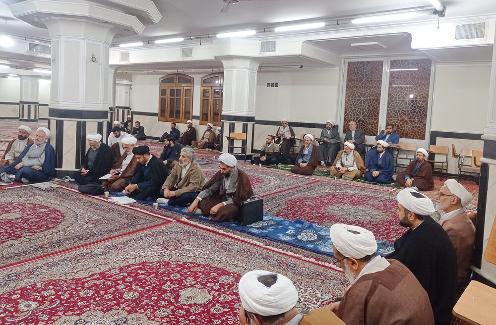 حوزه علمیه اصفهان با نسخه واحد اداره نمی شود / در حال ایجاد زیرساخت های تبلیغی هستیم