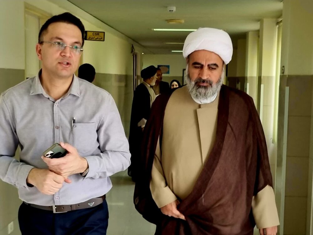 تجلیل امام جمعه پارسیان از کادر درمان بیمارستان رستمانی