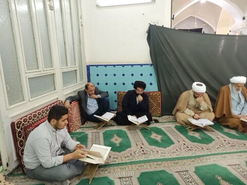 تصاویر/  برگزاری محفل انس با قرآن در مدرسه علمیه آیت الله مدنی کاشان